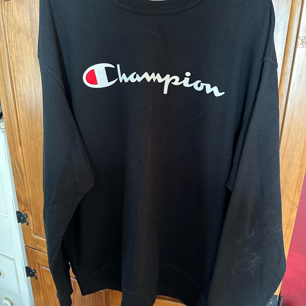 Men's Champion Black Athletic Sweatshirt  Size XL Like New